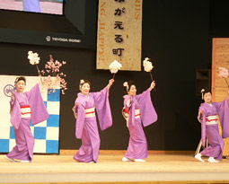 新舞踊クラブの演舞の画像