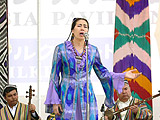 ウズベキスタンの民族音楽演奏会の画像