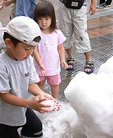 真夏の雪遊びでひんやりの画像3