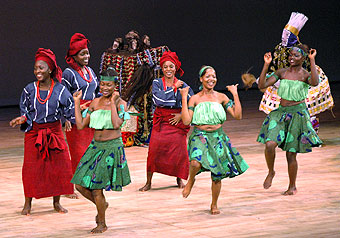 ナイジェリアデーで国立舞踊団の画像1