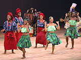 ナイジェリアデーで国立舞踊団の画像
