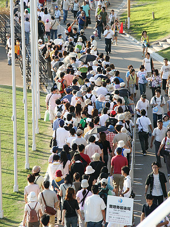 夏休み最高の18万人余の画像2