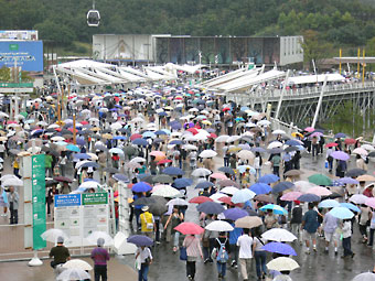 雨にも負けず13万4000人の画像1