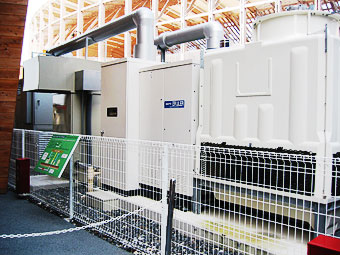 ガスパビリオンでは、稼動中のガスコージェネレーションシステム実機を屋外に展示