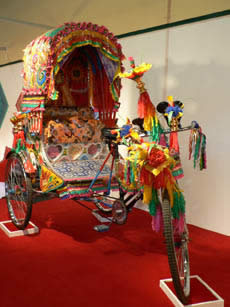 バングラデシュの自転車タクシーの画像