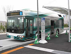 会場間燃料電池バスが長久手会場と瀬戸会場を結ぶ