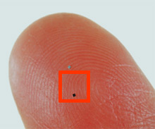 0.4mm角の超小型ICチップ