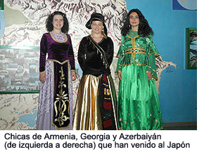 Youths that came to Japan from Armenia, Georgia and Azerbaijan (left to right)